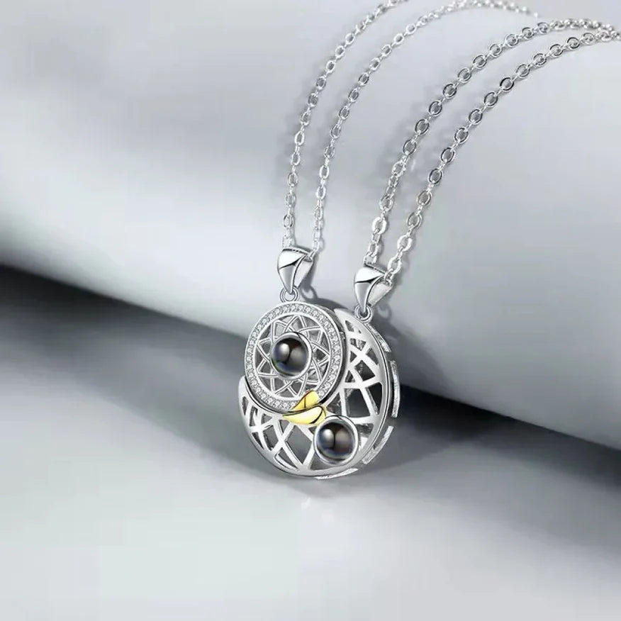 ( floz )™ -Collar Sol Y Luna Proyección Pareja  : Un símbolo de amor eterno